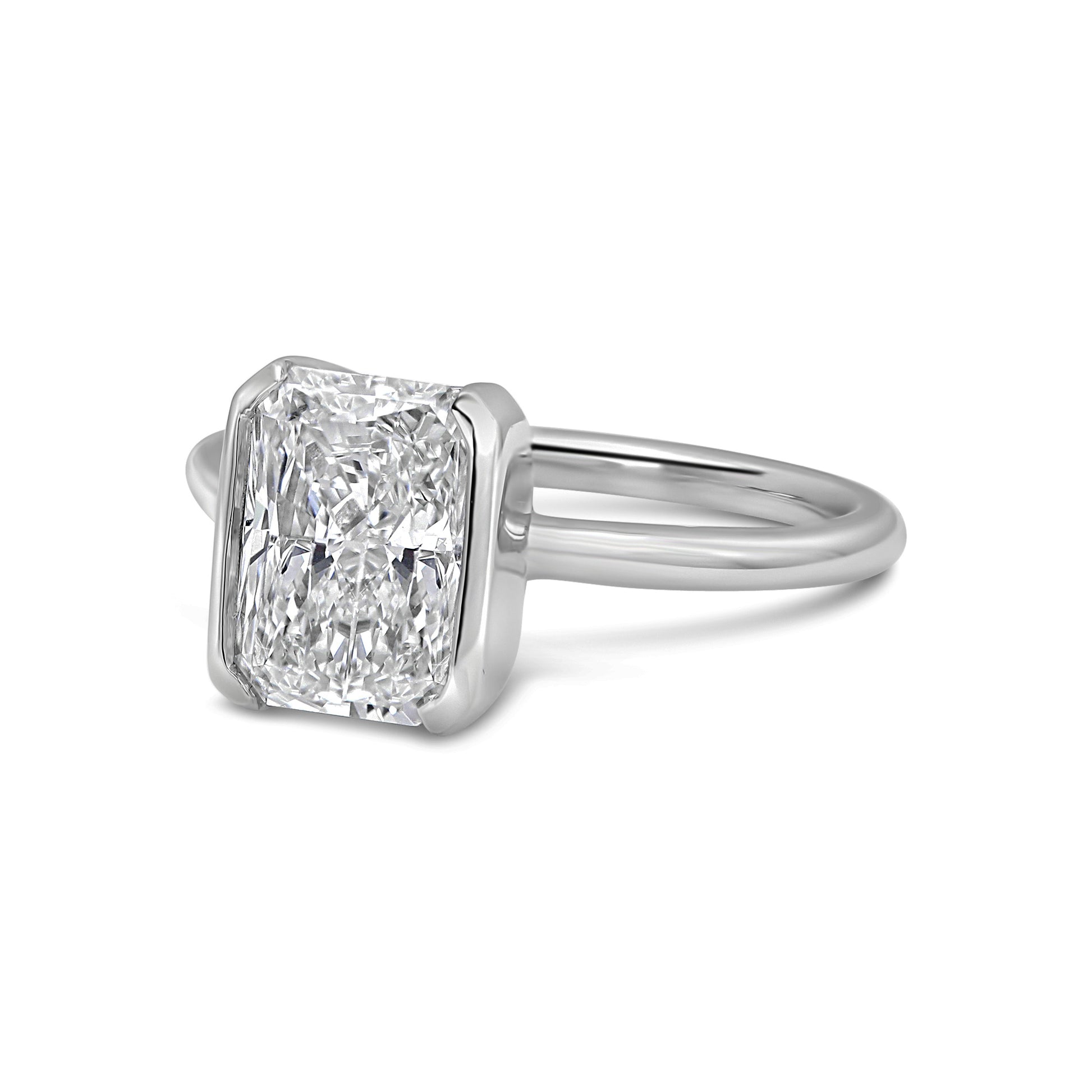 Ring in 14k with 2.50ct. Lab-Grown Diamonds