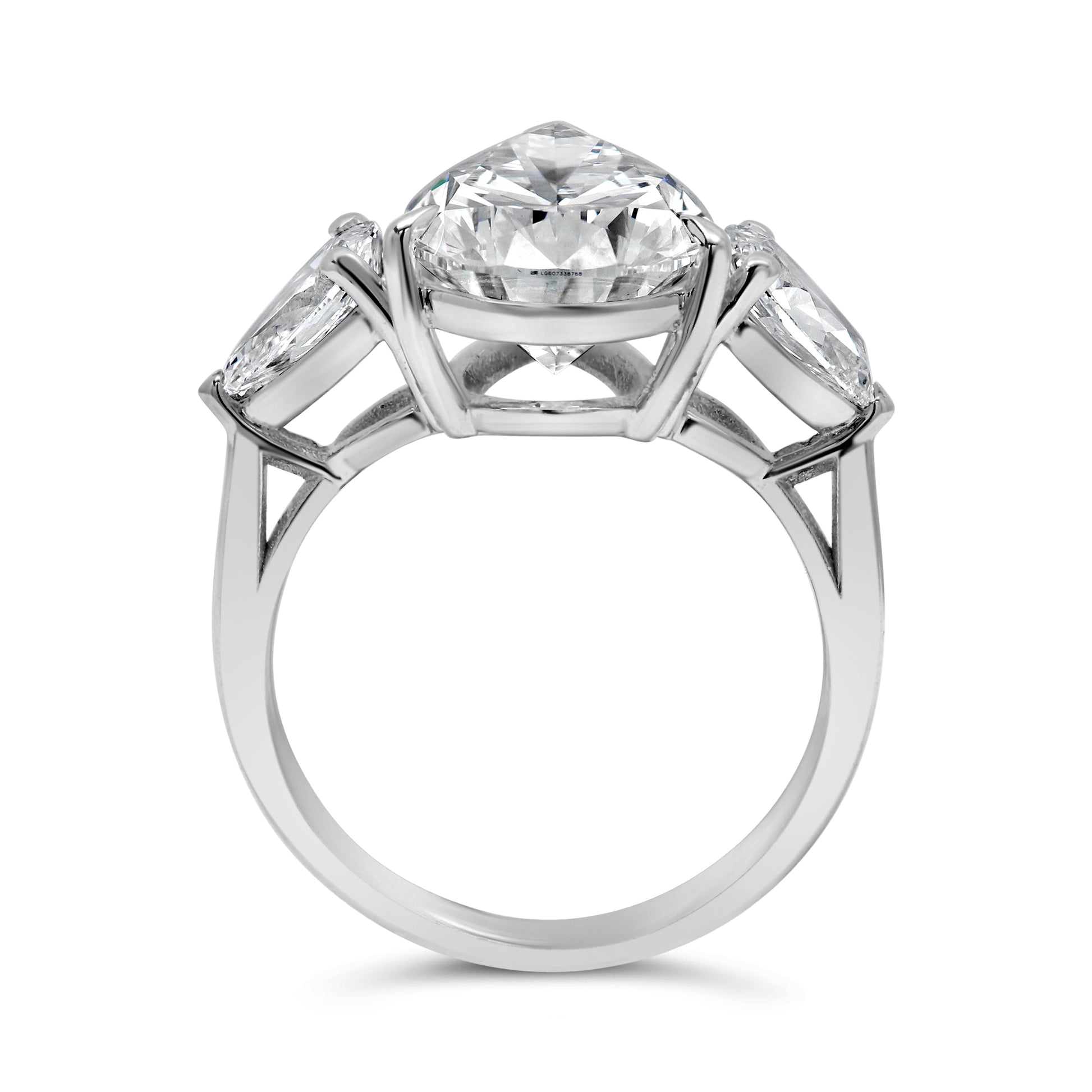 Ring in 14k with 6.77ct Lab-Grown Diamonds pear